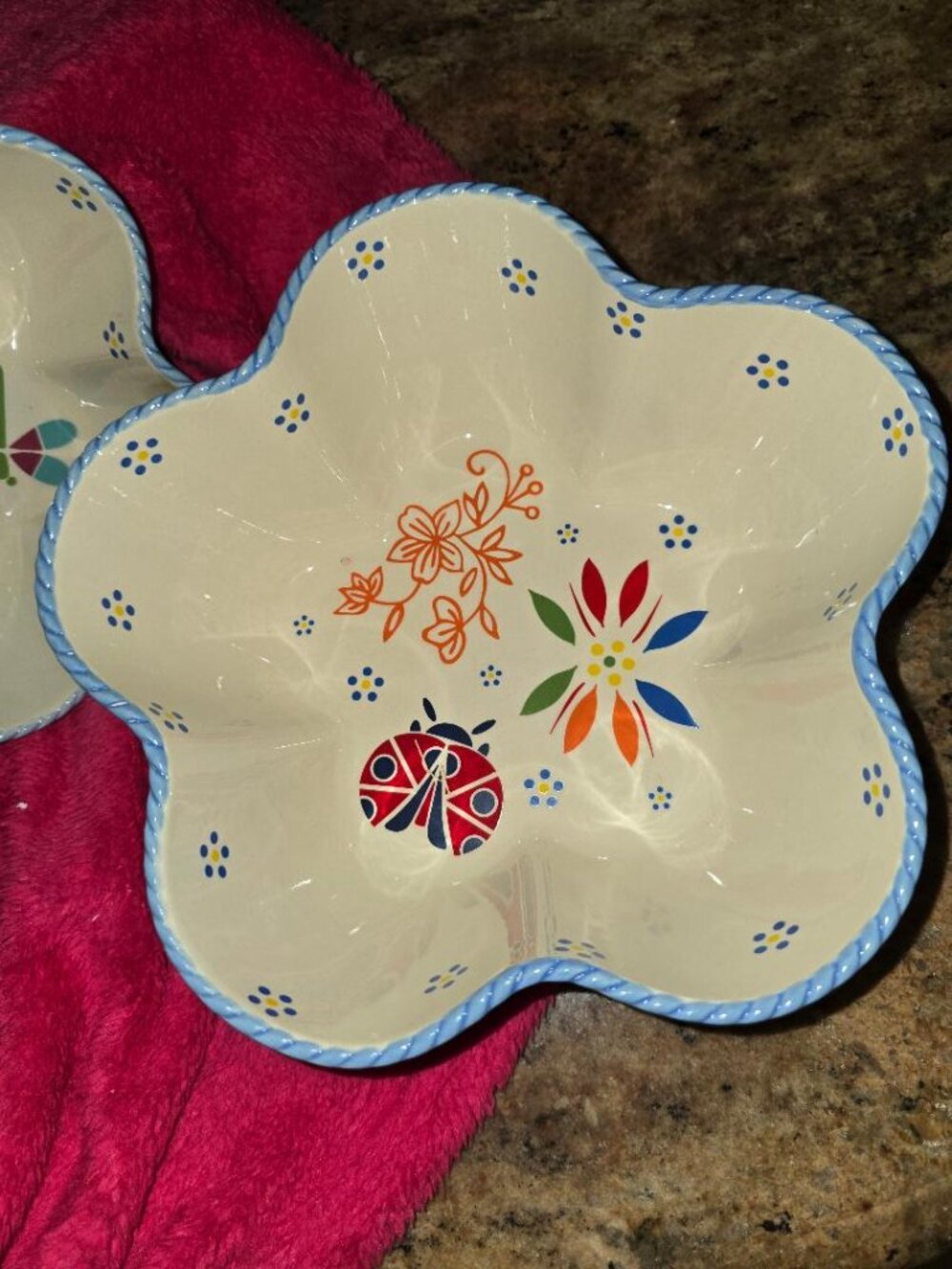 Temp-tations Set of 3 Figural Nesting Bowls - NEW - Seasonal Garden Pattern - Picture 7 of 7